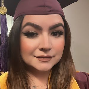 Meet your Posher, Monique